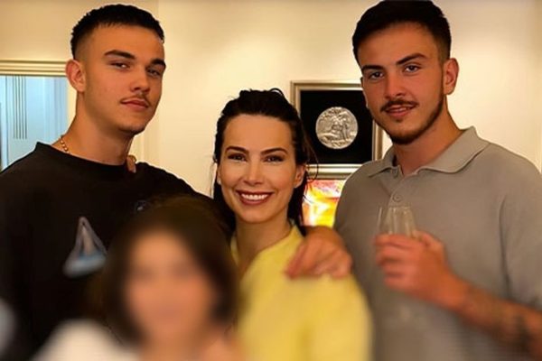 E fundit! Kur menduam se erdhi f*ndi! Ja cfare i ndodhi sot njërit prej djemve të Valbona Selimllarit