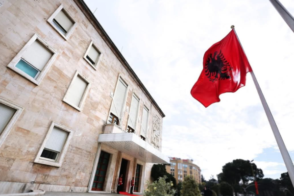 E fundit! “Tërmet” në qeveri, jep doreheqjen krejt papritur njeriu i Ramës