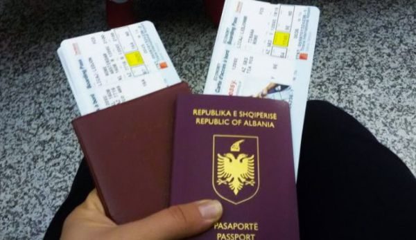 “Ndryshim historik për shqiptarët që udhëtojnë në avion: Ja cfare iu pret ne aeroporte nga kjo date, behuni gati te
