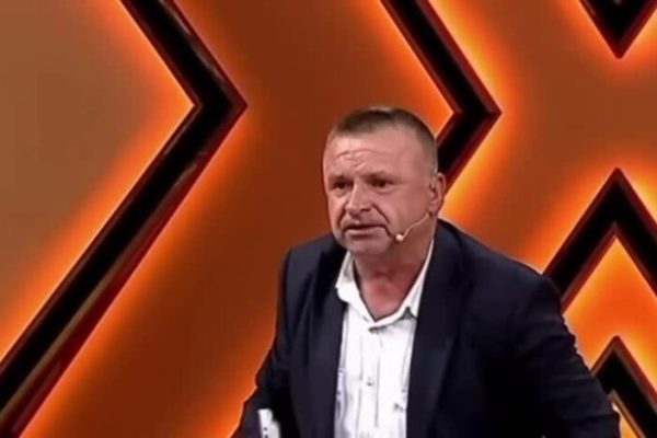 Si e paralajmëroi tek Ardit Gjebrea, kr min e sotëm Gjon Shkambi (Video)